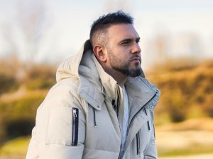 MÜZİK DÜNYASINDA MÜCADELEYİ SEVİYORUM