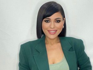 ÜNLÜ İŞ KADINI BAHAR BABACAN SAÇ DÖKÜLMESİNİ BİTİREN ŞAMPUAN ÇIKARDI