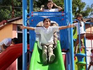 Plastik Atıklar Şimdi de Trabzon’da Oyun Parkına Dönüştü