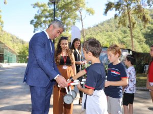 BARINAK ÇOCUKLARLA DOLDU TAŞTI