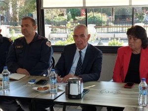 Marmaris Kaymakamı Aksoy, Armutalan Mahallesinde halk toplantısı yaptı