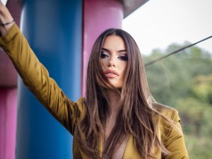 DİLARA KIRMIT MİLAN FASHİON WEEK'TE