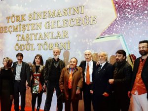 TÜRK SİNEMASININ “GEÇMİŞTEN GELECEĞE TAŞIYANLAR”  ÖDÜL TÖRENİNİN 5. AKM’DE GERÇEKLEŞTİ