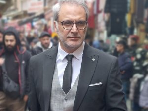 ÜNLÜ OYUNCUNUN MODELLİK DENEYİMİ