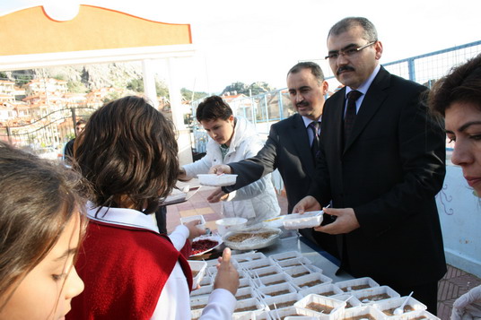 Duyar; Dostlukları güçlendirmeliyiz