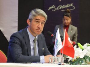 Marmaris Belediye Başkanı Mehmet Oktay, Kimse siyaset peşinde koşmasın