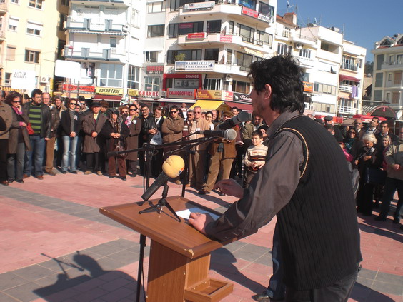 Uğur Mumcu kurşun kalemdi