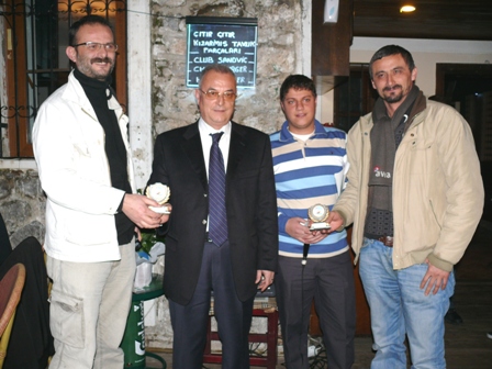 Katkılarından dolayı Irmak'a plaket