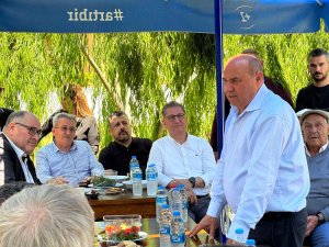 AK PARTİ MUĞLA MİLLETVEKİLİ ADAYI OTGÖZ, GÖNÜLLER KAZANMAYA DEVAM EDİYOR