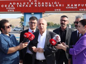 ÜMİT ÖZDAĞ TUTUKLU GAZETECİLERİ ZİYARET ETTİ