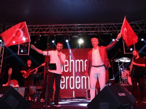 100. YILA YAKIŞIR KUTLAMA BÖYLE OLUR BAYRAM KUTLAMASI