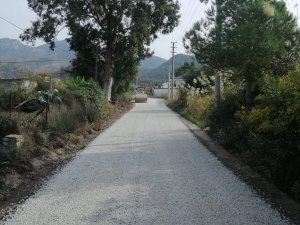 4 MAHALLEDE 17584 METRE YOL YENİLENDİ