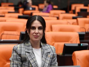 Muğla Milletvekili Gizem Özcan Muğla'da mezarlık temizliğine götürülen öğrencileri Meclis gündemine taşıdı