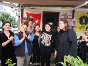 ÖZEL ÇOCUKLAR BAŞKAN OKTAY’LA BİRLİKTE YENİ YILI KUTLADI