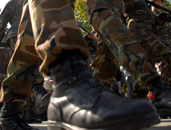 Kırgız TV, göstericilerin eline geçti