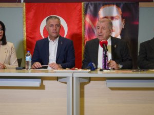 Prof. Dr. Ümit Özdağ, "Mehmetçiğin kanı üzerinden ticaret yapmayın."