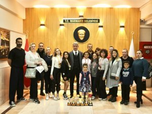 BAŞKAN OKTAY ŞAMPİYON DANSÇILARI AĞIRLADI