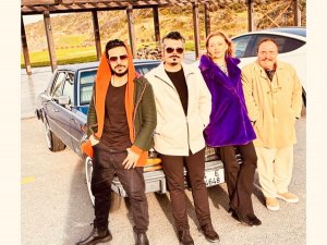 PEKCAN TÜRKEŞ NAM-I DİĞER “YUSUF YUSUF USTA” KAAN ERGİN’İN  “DÜNYA YALANDAN BİR KAHPE” İSİMLİ  KLİBİNDE EROL BÜYÜKBURÇ’UN KIZI ÖZLEM BÜYÜKBURÇ İLE ROL ALDI