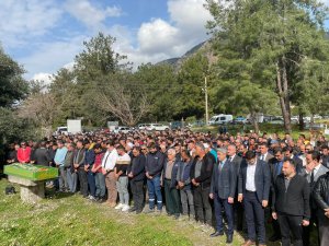 YENER DURMUŞ'U SON YOLCULUĞUNA MESAİ ARKADAŞLARI UĞURLADI
