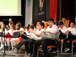 ÖZEL ÇOCUKLARDAN ÖZEL GÖSTERİ