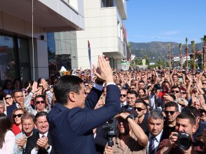 MARMARİS’İN YENİ BAŞKANI ACAR ÜNLÜ GÖREVE BAŞLADI