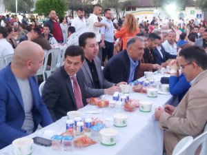 Marmaris Genç İş insanları İki bin kişiye iftar yemeği verdi