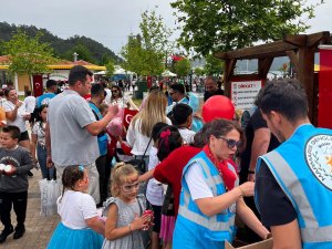 23 Nisan Çocukları Marmaris Gençlik Derneği ile eğlendi