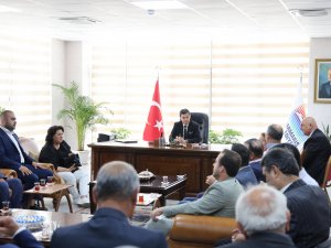 MUHTARLARDAN BAŞKAN ÜNLÜ’YE ZİYARET