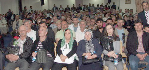 Peygamber sevgisi salona sığmadı