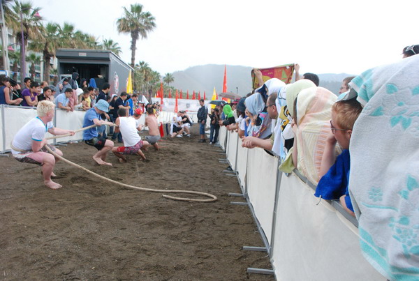 Yağmura rağmen festival