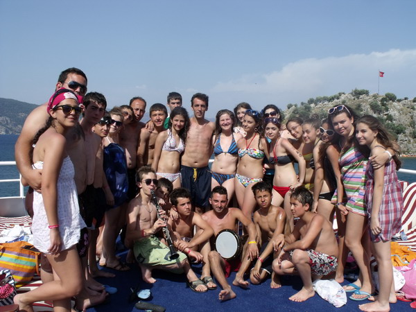 İnciler hem eğleniyor hem eğlendiriyor