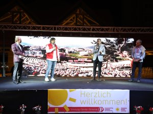 MARMARİS’TE AVUSTURYALI TURİST MUTLULUĞU