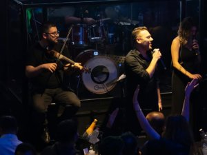 MARMARİS’TE GECE HAYATININ NABZI CLUB ALEM’DE ATIYOR