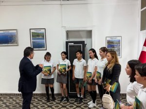 Evrenpaşa Ortaokulu Öğrencilerinden Kaymakam Kaya’ya Anlamlı Ziyaret