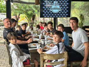 Marmaris Belediyespor U11 Takımına Köşem Restaurant’ta Moral Kahvaltısı