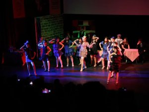 Miniklerden Dev Performans: Bugsy Malone Müzikali Ayakta Alkışlandı