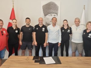 Marmaris Belediyesi Spor Kulübü Voleybol Takımı Yeni Sezon İçin İmzaları Attı
