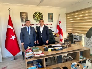 Gürcü Derneği Başkanı Ömer Semiz’den Konsolosa Veda Töreni