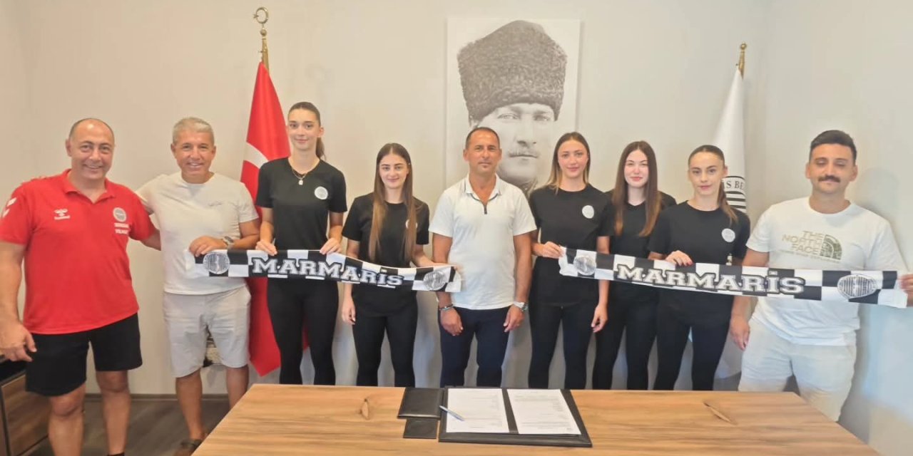 Marmaris Belediyesi Spor Kulübü Voleybol Takımı İç Transferde İmzaları Attı