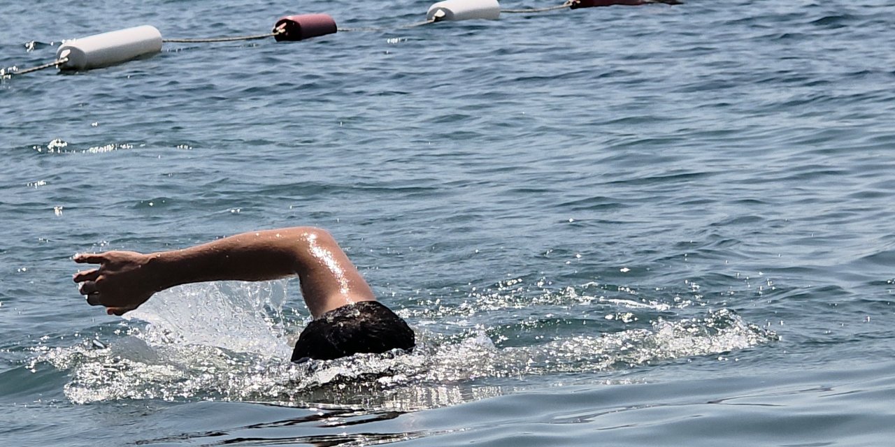 Milli Yüzücü Alp Yılmaz, Marmaris’te Şampiyonalara Hazırlanıyor