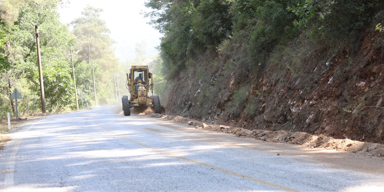 MARMARİS BELEDİYESİ’NDEN ÇAMLI VE KARACA’YA YENİ YOLLAR