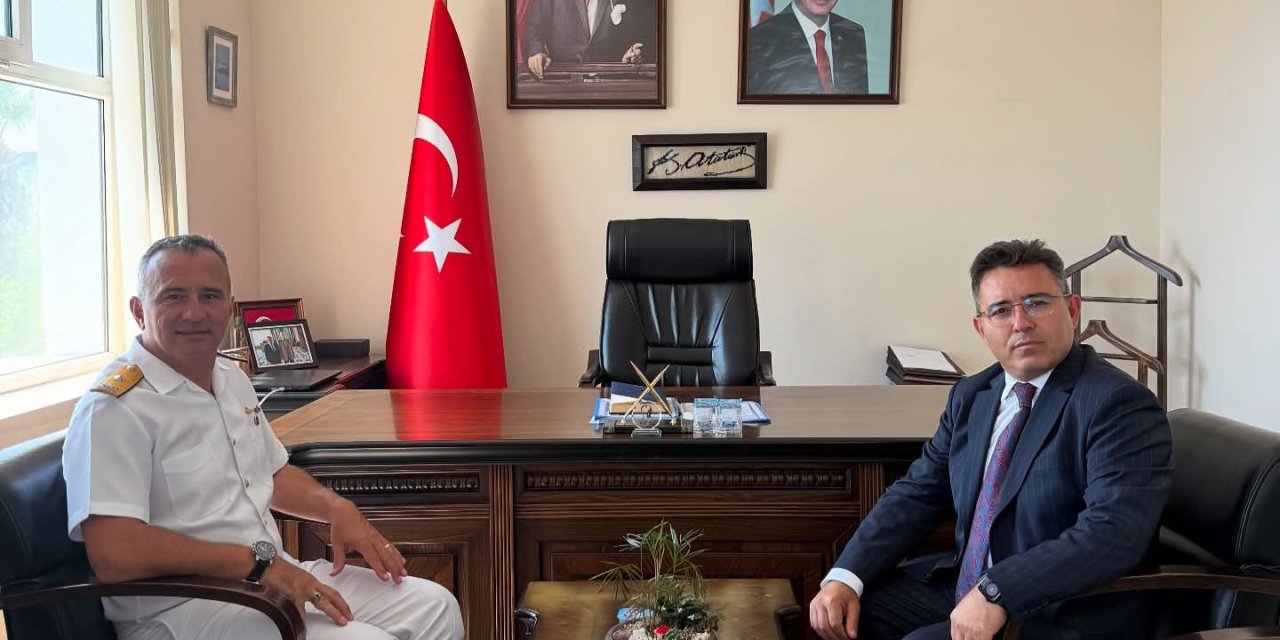 Tuğamiral Neslim Eski’den Kaymakam Kaya’ya Veda Ziyareti