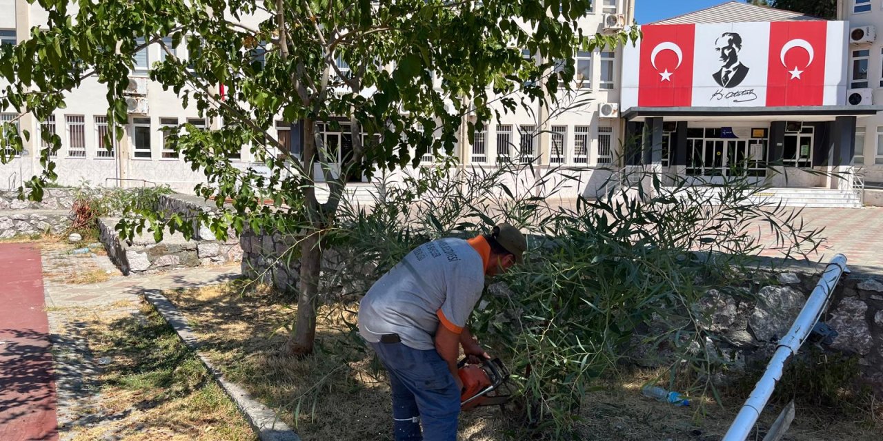 MARMARİS BELEDİYESİ’NDEN OKULLARA DESTEK