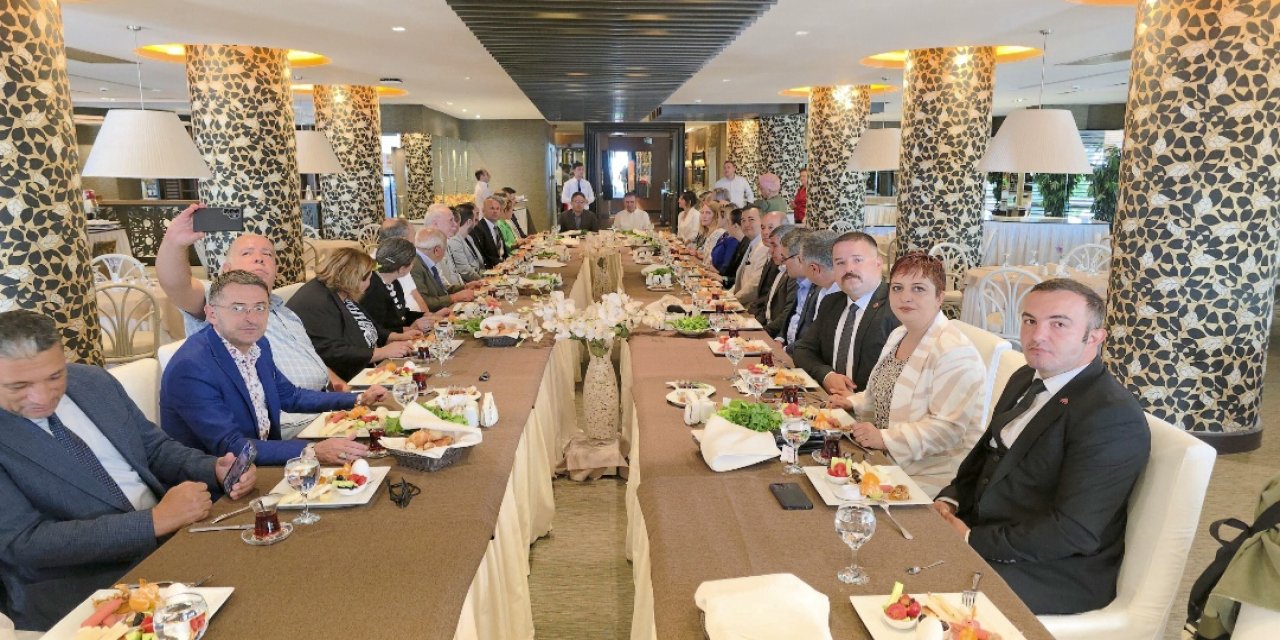 Muhtarlar Günü Marmaris’te Kahvaltı Programıyla Kutlandı