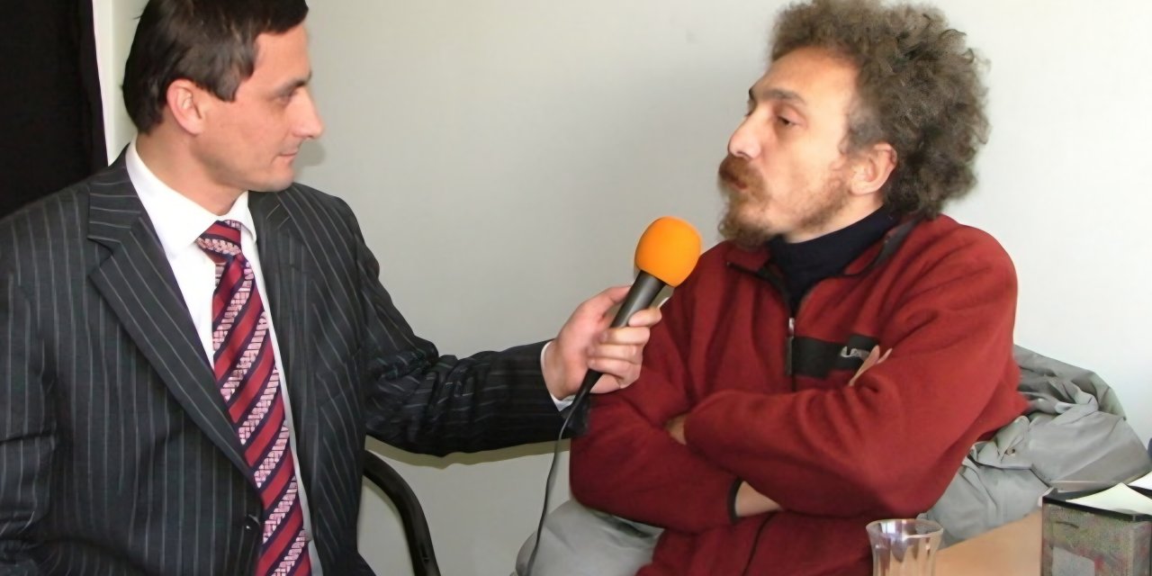 Yüksel Aksu: Mizah ve Toplumsal Hafızayla Türkiye’ye Dokunan Yönetmen