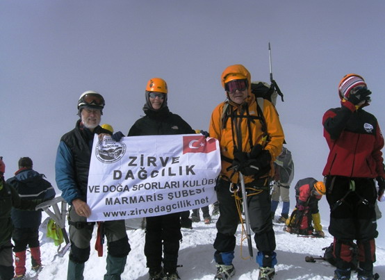 Marmarisli 3dağcı Ağrı zirvesine çıktı