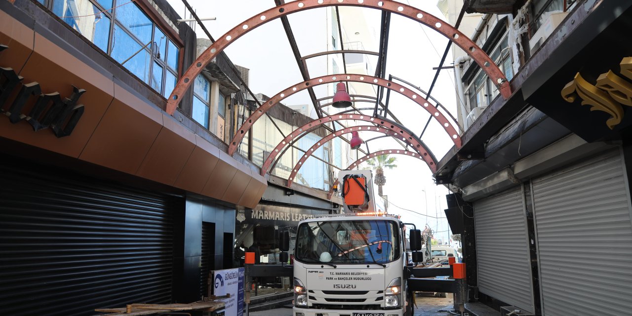 MARMARİS ÇARŞISI’NDA DÖNÜŞÜM SÜRÜYOR: 57. SOKAK’TA YENİ ADIM