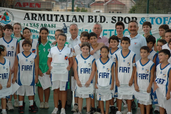 Tofaş Basketbol Okulu Yaz Dönemi Sona Erdi
