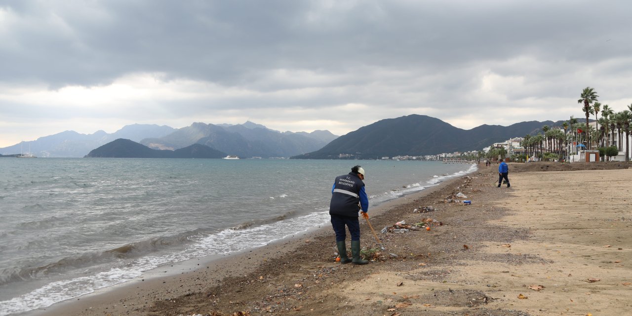 MARMARİS BELEDİYESİ’NDEN İÇMELER’DE KÖŞE BUCAK TEMİZLİK