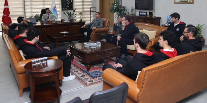 Namağlup Şampiyon Marmaris Belediyespor Basketbol Takımı’ndan Başkan Ünlü’ye Ziyaret